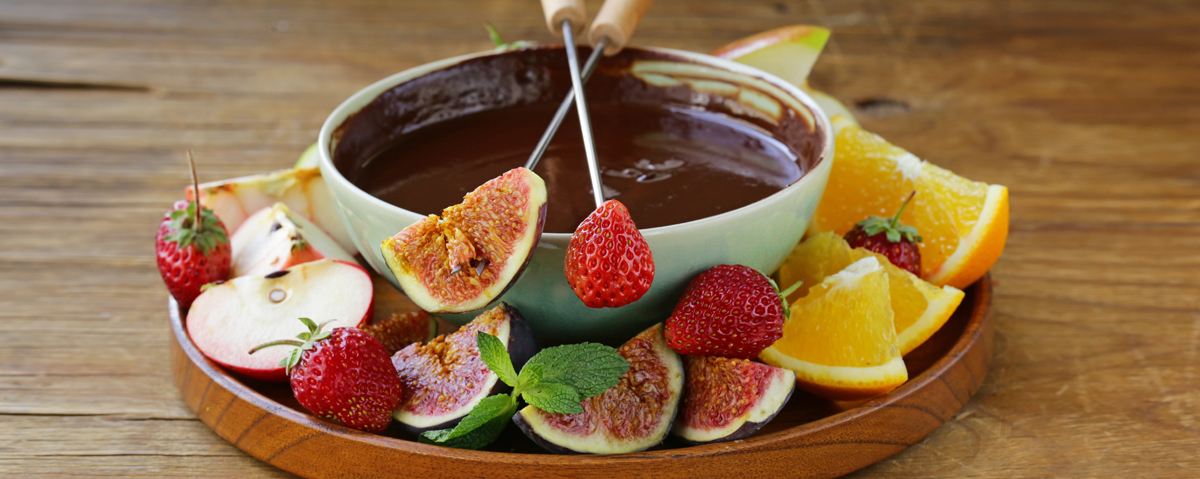 Chocolate fondue and fruit skewers